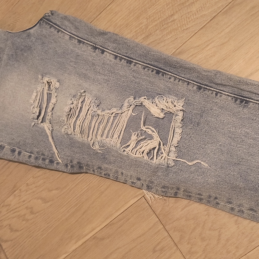 Simple Society Ripped Jeans - Picture 14 of 15